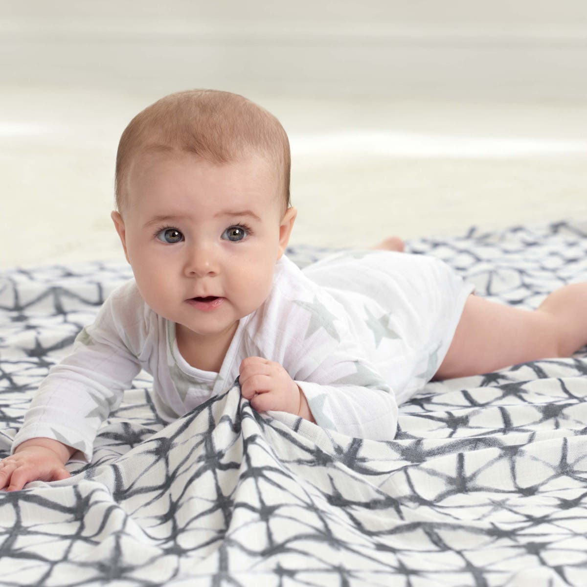 boutique silky soft swaddle blanket 3 pack - Image 3