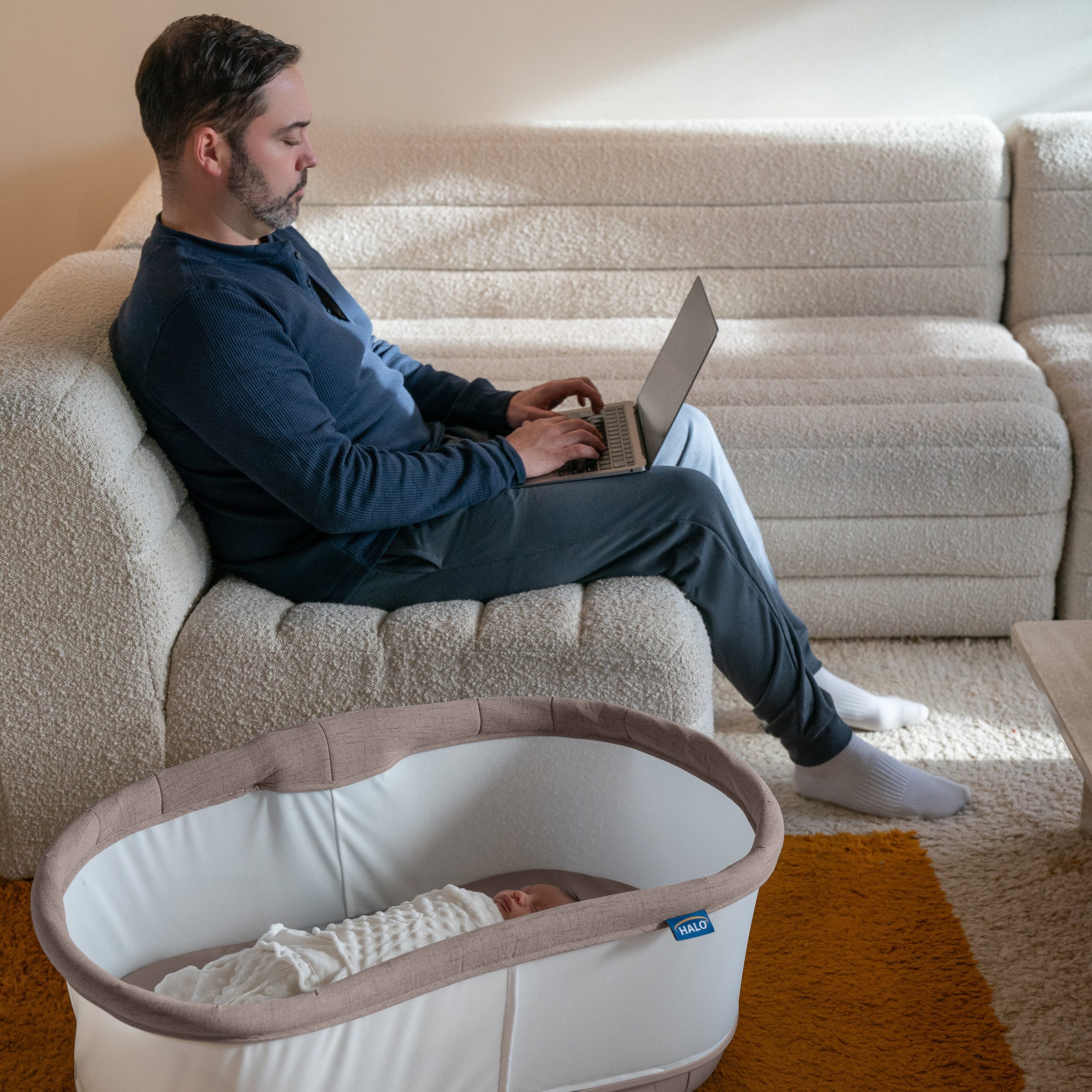 BassiNest® Connected Swivel Sleeper 3.0 - Smart Bassinet - Image 9