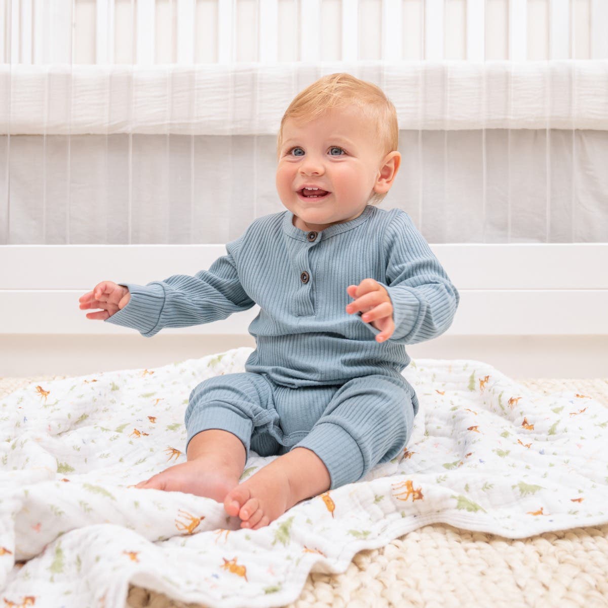 Disney™ essentials cotton muslin dream blanket - Image 2