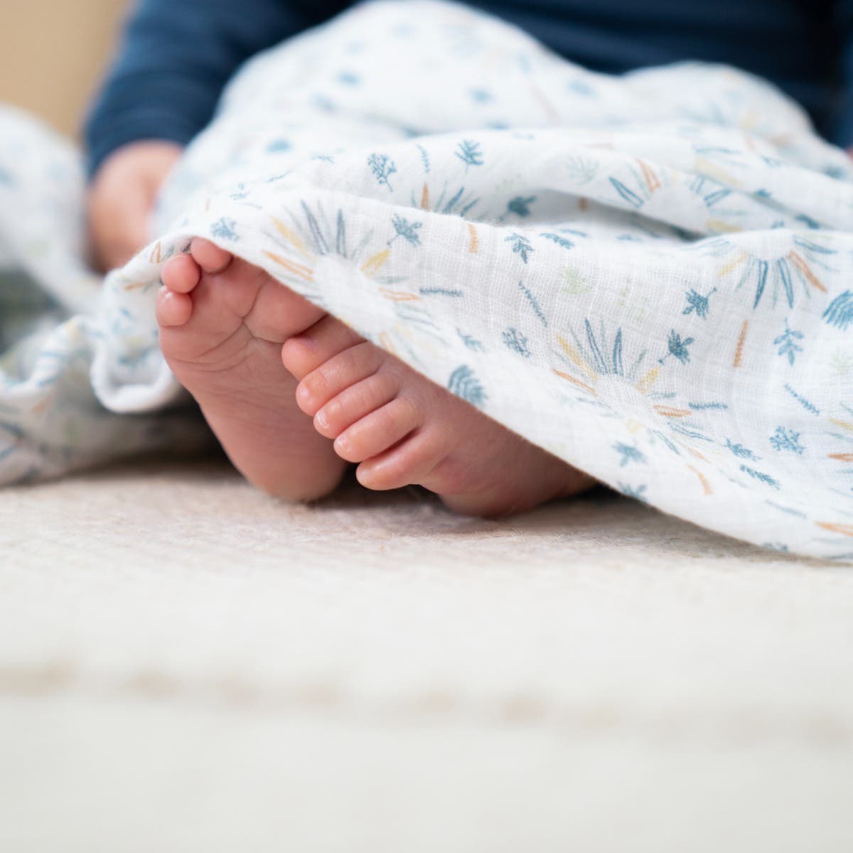 essentials cotton muslin swaddle blanket 2 pack - Image 2