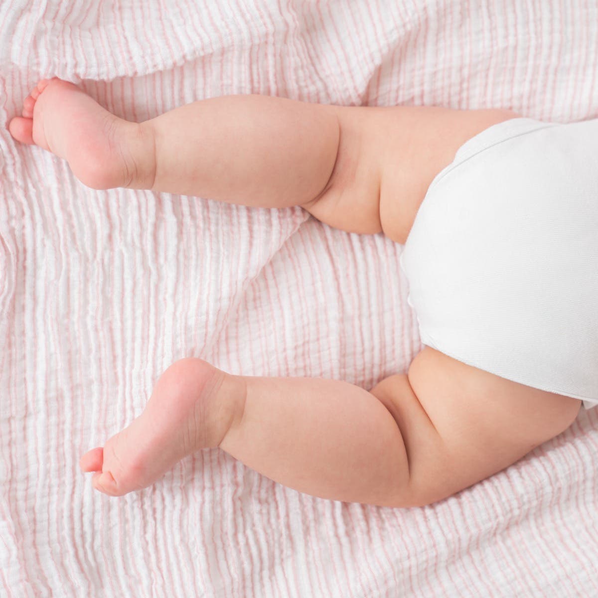 essentials cotton muslin swaddle blanket 4 pack - Image 5